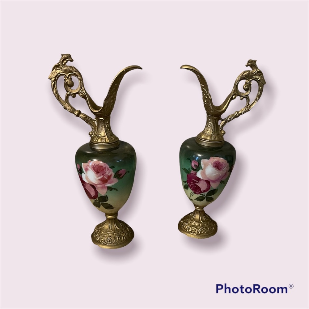 Vintage urns